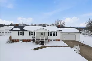 320 Musser Dr, Hopewell, OH 43746 - Photo 1