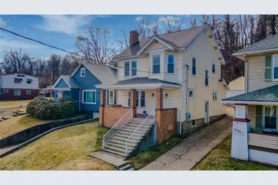 263 Hollywood Boulevard, Steubenville, OH 43952 - Photo 1