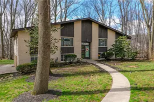 447 Spring Grove Dr, Tallmadge, OH 44278 - Photo 1