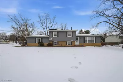 8060 Garnet Avenue NE, Canton, OH 44721 - Photo 1