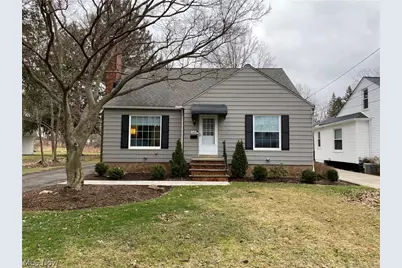 1547 Sunview Road, Lyndhurst, OH 44124 - Photo 1