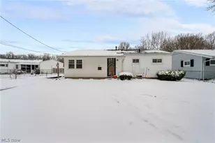 1682 Wakefield Dr, Akron, OH 44320 - Photo 1