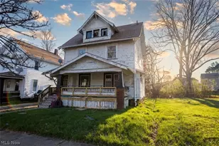 557 Wildwood Ave, Akron, OH 44320 - Photo 1