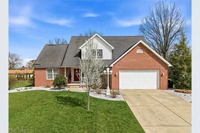 297 Country Club Drive SE, Warren, OH 44484 - Photo 1