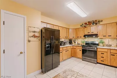 6746 Edgemoor Avenue, Solon, OH 44139 - Photo 12