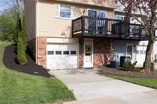 91 Quaker Ridge Dr, Akron, OH 44313 - Photo 1