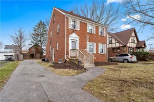 18303 Canterbury Rd, Loveland, OH 44119 - Photo 1