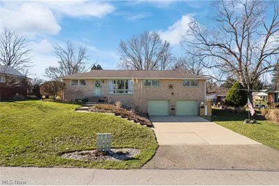 415 Valeside Avenue NE, Massillon, OH 44646 - Photo 1