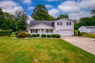 25 S Van Buren Ave, Barberton, OH 44203 - Photo 1