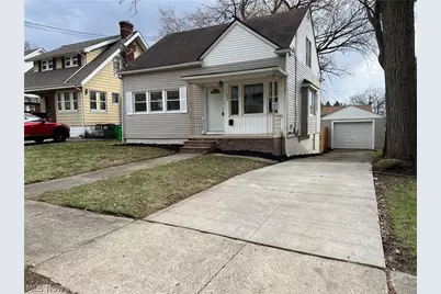 304 E Tuscarawas Avenue, Barberton, OH 44203 - Photo 1