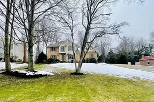 6910 Pine Knoll Dr, Green, OH 44216 - Photo 1