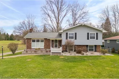 850 Robinson Avenue, Barberton, OH 44203 - Photo 1