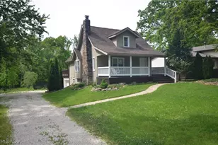 578 Perry Rd, Tallmadge, OH 44278 - Photo 1