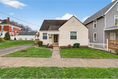 323 Cherry Road NE, Massillon, OH 44646 - Photo 1