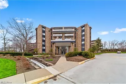 2112 Acacia Park Drive #312, Lyndhurst, OH 44124 - Photo 1