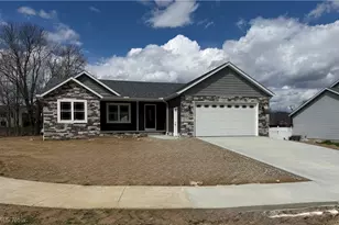 2639 Squirrel Hollow St NE, Canton, OH 44704 - Photo 1