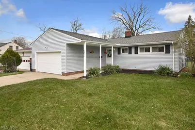 5011 S Sedgewick Road, Lyndhurst, OH 44124 - Photo 1