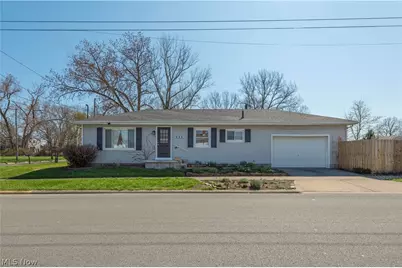 906 E Farwell Street, Sandusky, OH 44870 - Photo 1