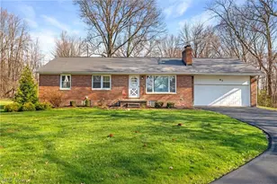67 Valencia Dr, Cuyahoga Falls, OH 44223 - Photo 1