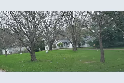 2252 N Medina Line Road, Akron, OH 44333 - Photo 1
