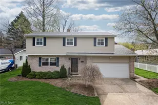 215 Grayling Dr, Fairlawn, OH 44333 - Photo 1