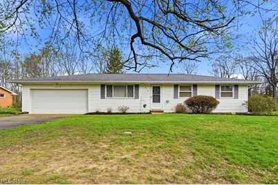 513 Lynnview Drive, Sagamore Hills, OH 44067 - Photo 1