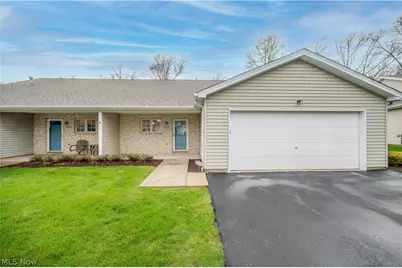 521 Wilcox Lane #B, Austintown, OH 44515 - Photo 1