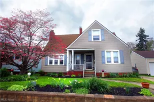345 Roslyn Ave NW, Canton, OH 44708 - Photo 1