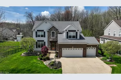 980 Queens Gate Way, Wadsworth, OH 44281 - Photo 1