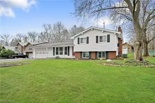 2862 Byron Dr, North Canton, OH 44720 - Photo 1