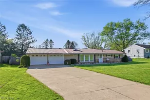 2752 Hillcrest Dr, Mansfield, OH 44904 - Photo 1