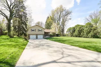 877 Locust Drive, Tallmadge, OH 44278 - Photo 1