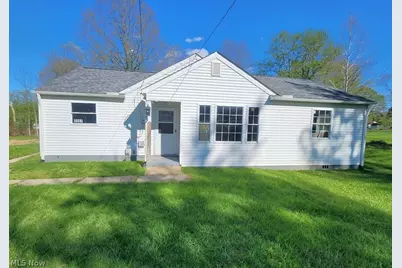 3257 Hillcrest Drive, Norton, OH 44203 - Photo 1