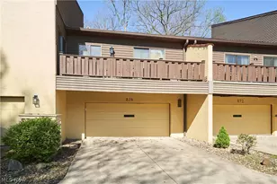 874 Hampton Ridge Dr, Akron, OH 44313 - Photo 1