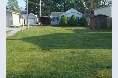 914 Pine Street, Coshocton, OH 43812 - Photo 1