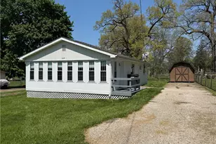 624 Cemetery St, Coshocton, OH 43812 - Photo 1
