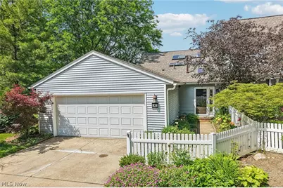 838 Lynnhaven Lane, Akron, OH 44313 - Photo 1