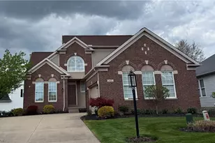 836 Kendal Dr, Grandview Heights, OH 44147 - Photo 1