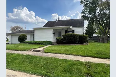 1509 Overlook Avenue SW, Massillon, OH 44647 - Photo 1