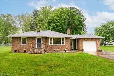 1213 Pleasantview Avenue SE, North Canton, OH 44720 - Photo 1