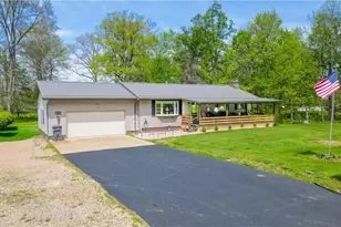 2650 Red Fox Dr, Duncan Falls, OH 43734 - Photo 1