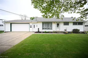 1911 39th St NE, Canton, OH 44705 - Photo 1