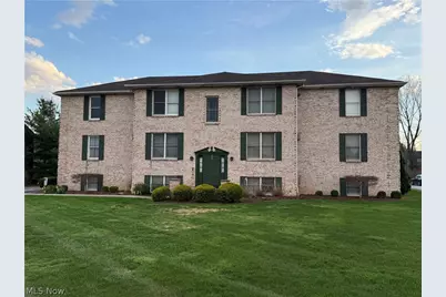 912 Pearson Circle #5, Boardman, OH 44512 - Photo 1