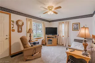 464 Jefferson Ave, Barberton, OH 44203 - Photo 1