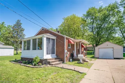 462 Fenton Avenue NE, Canton, OH 44704 - Photo 1