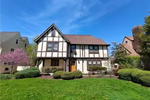 18421 Lynton Rd, Huber Heights, OH 44122 - Photo 1
