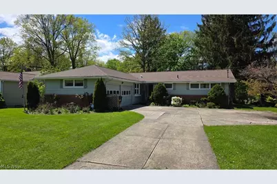 1034 N Pasadena Avenue, Elyria, OH 44035 - Photo 1