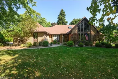 963 Mansion Circle, Barberton, OH 44203 - Photo 1