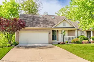 1702 Southpointe Cir NE, Canton, OH 44714 - Photo 1