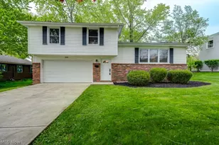 9331 Fairfield Dr, Twinsburg, OH 44087 - Photo 1